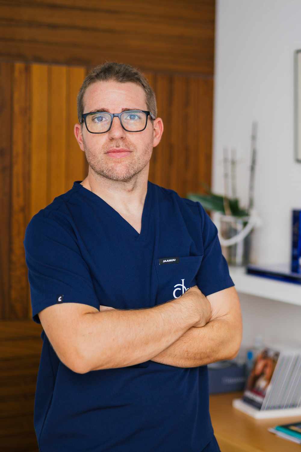 El Dr. Edgar Orquin Bellver, especialista en Cirugia Plastica, Estetica y Reparadora en Valencia
